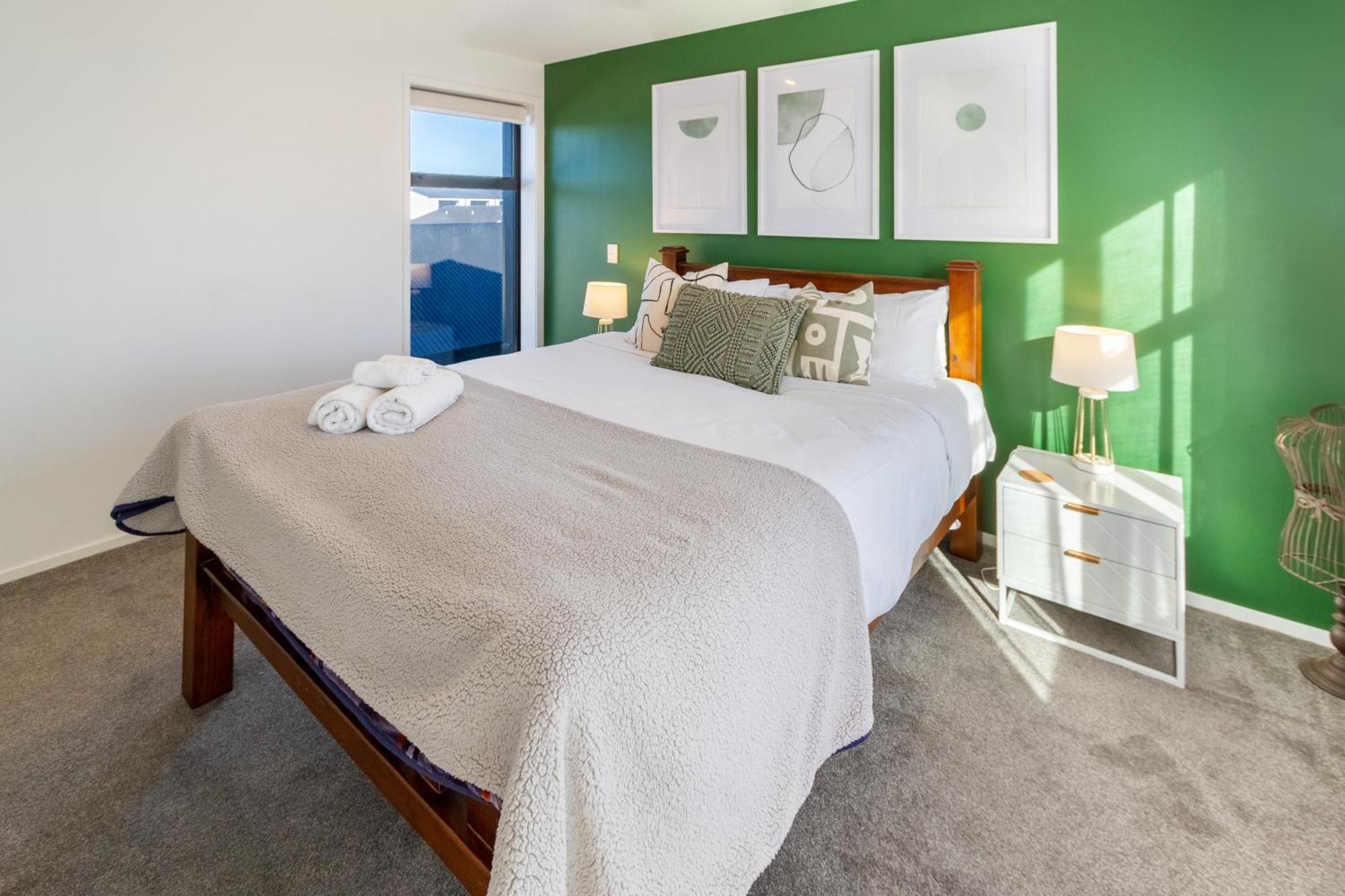 Gorgeous In Green - 2 Bed Central Oasis W/King Bed 基督城 外观 照片
