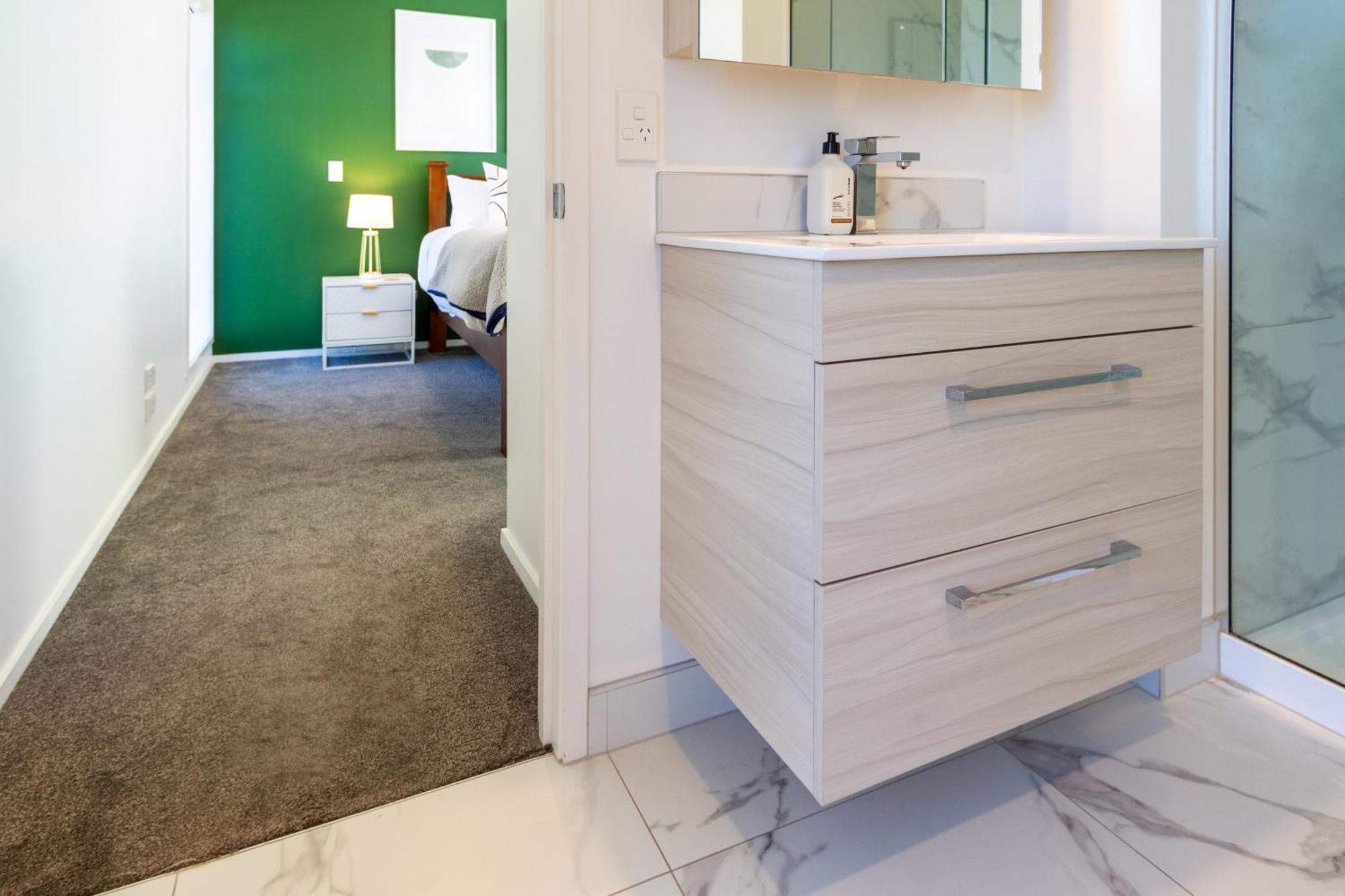 Gorgeous In Green - 2 Bed Central Oasis W/King Bed 基督城 外观 照片