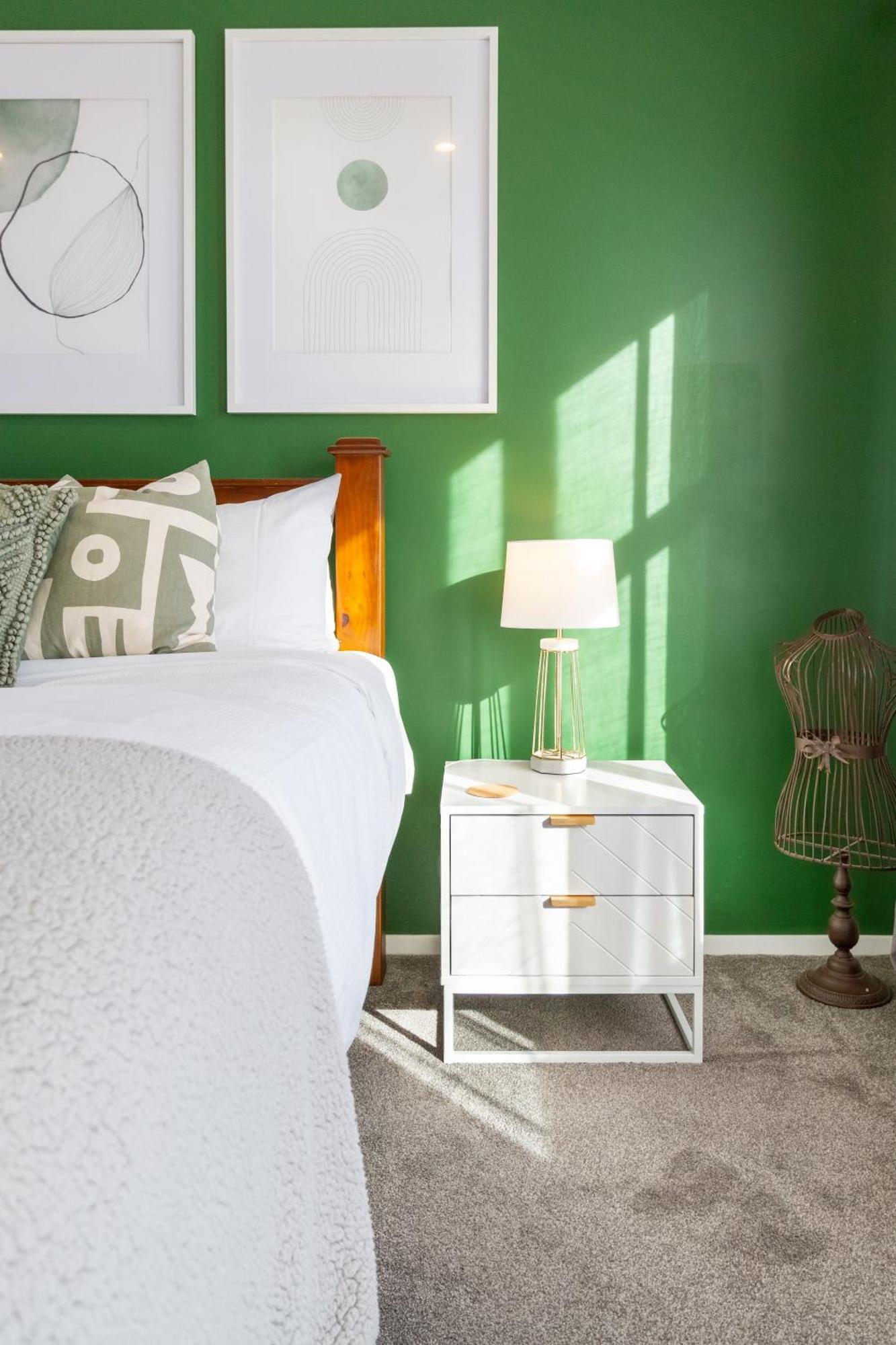 Gorgeous In Green - 2 Bed Central Oasis W/King Bed 基督城 外观 照片