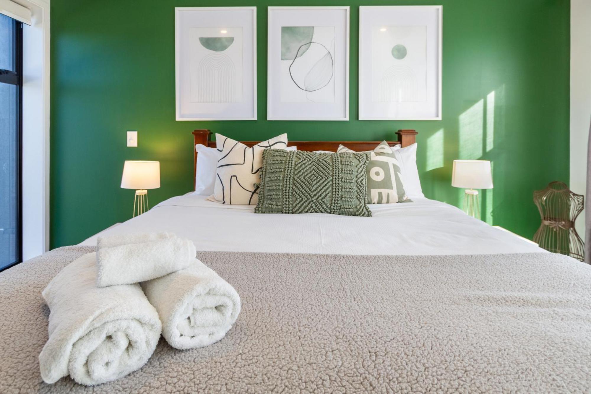 Gorgeous In Green - 2 Bed Central Oasis W/King Bed 基督城 外观 照片