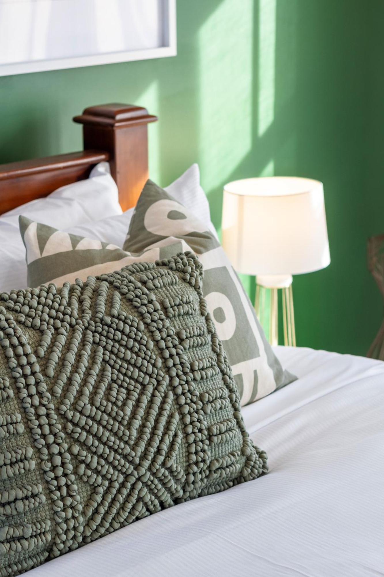 Gorgeous In Green - 2 Bed Central Oasis W/King Bed 基督城 外观 照片